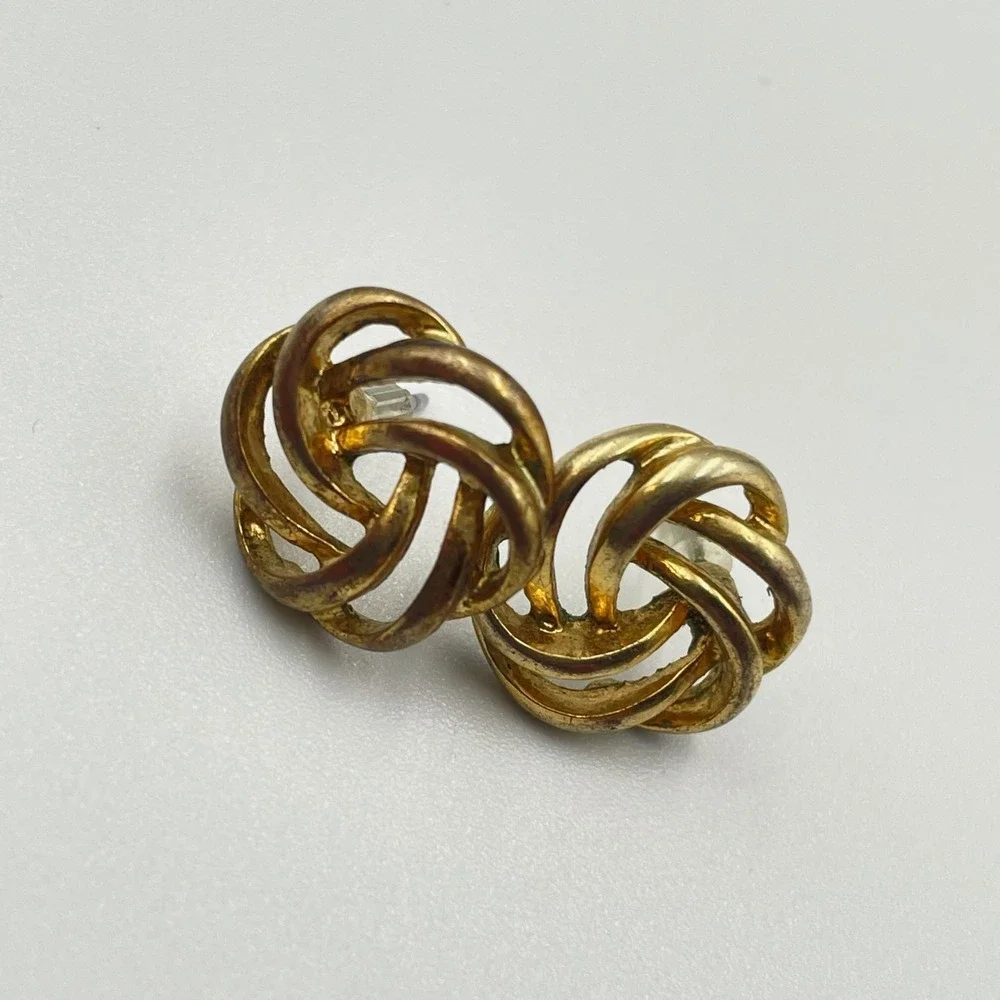 Vintage VTG Gold Tone Knot Stud Earrings Openwork Celtic Love Knot Style Pierced